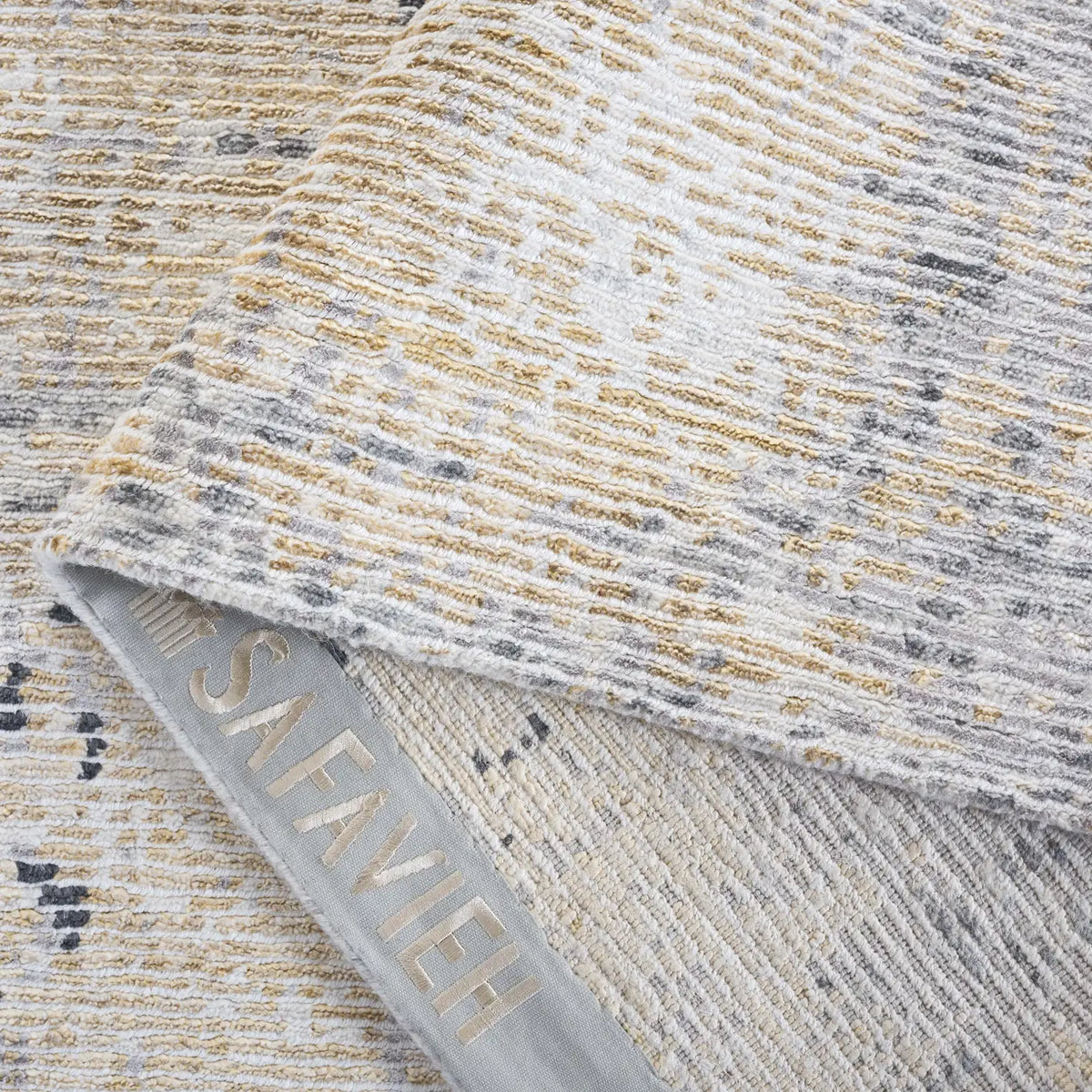 Safavieh Tiffany 6'-0" x 9'-0" Rug in Gold / Silver