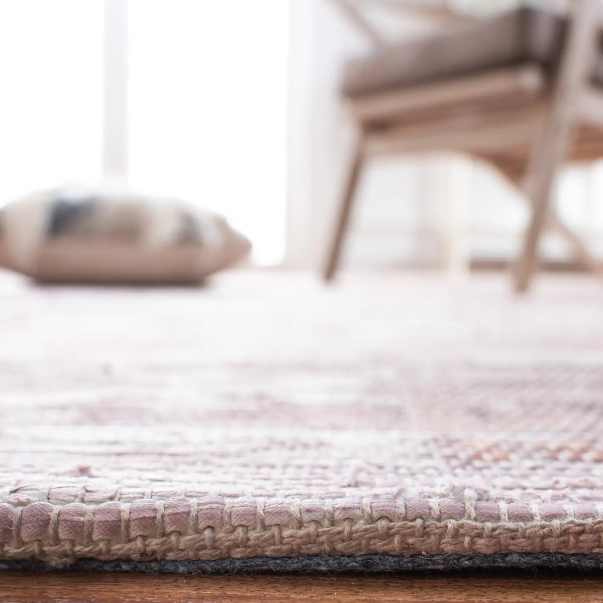 Safavieh Saffron 8'-0" x 10'-0" Rug in Taupe / Ivory