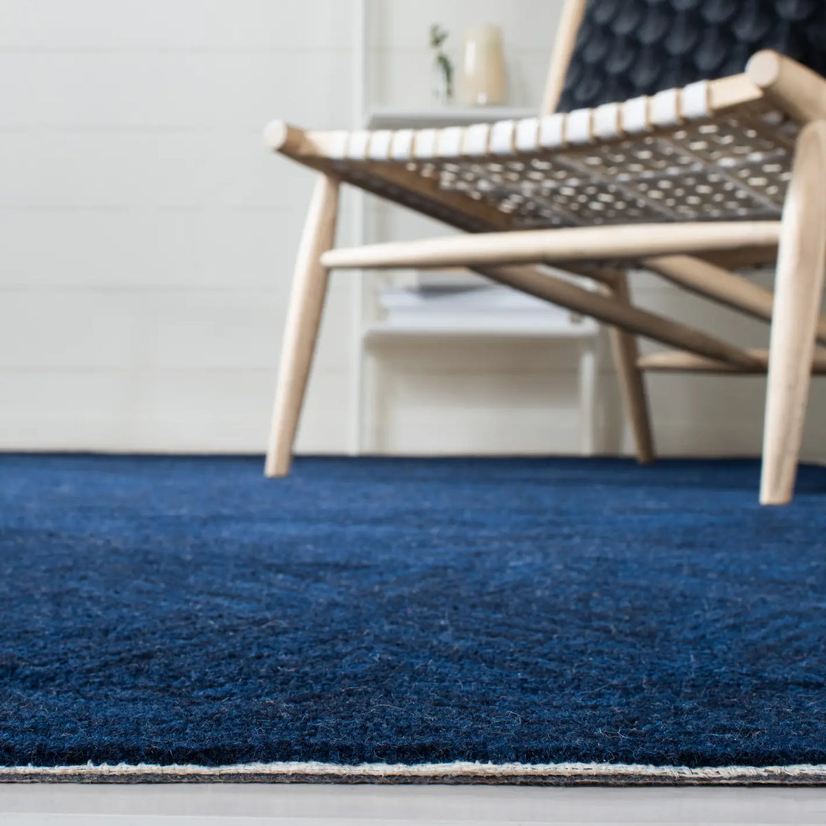 Safavieh Metro 4'-0" x 6'-0" Rug in Blue