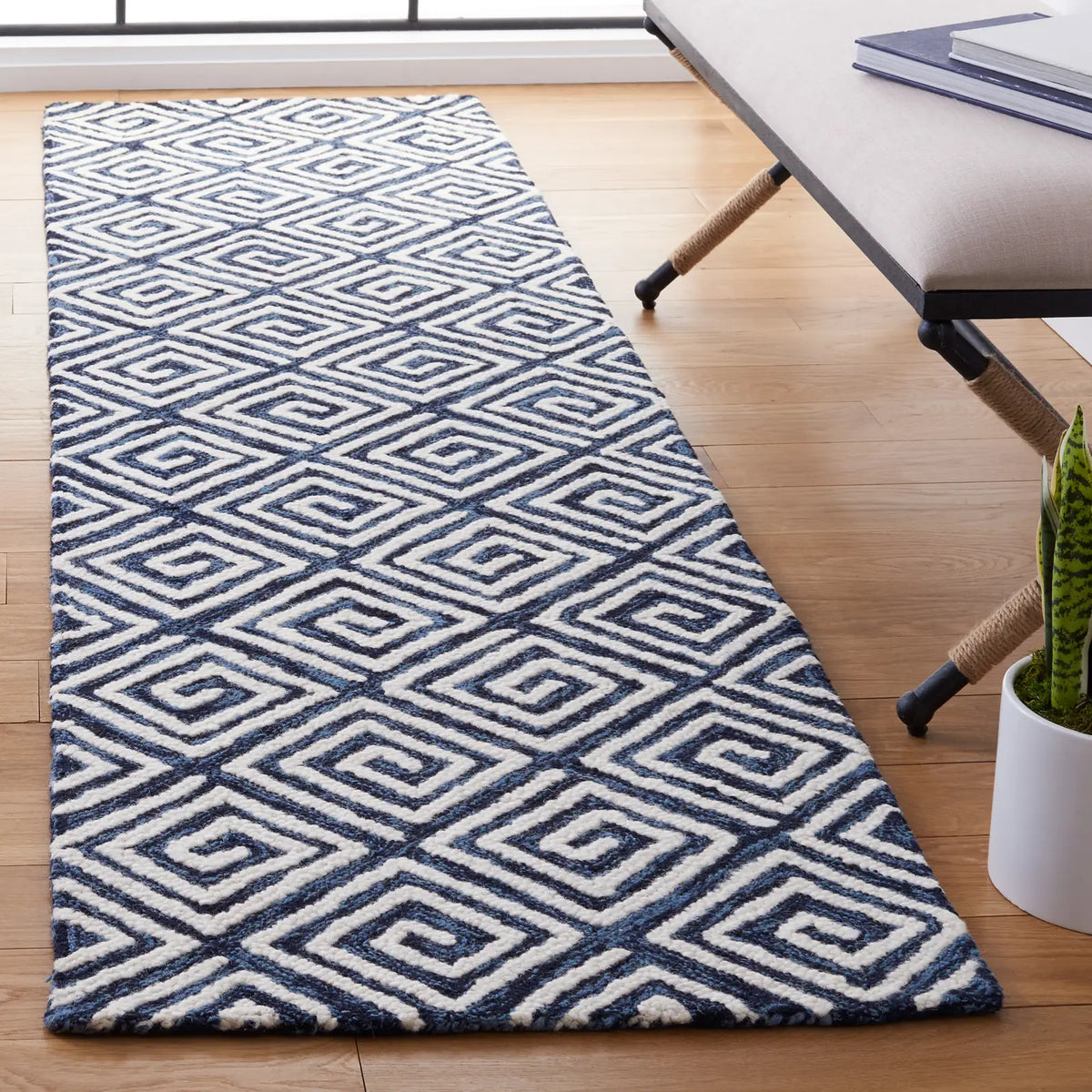 Safavieh Metro 2'-3" x 9'-0" Rug in Navy / Ivory