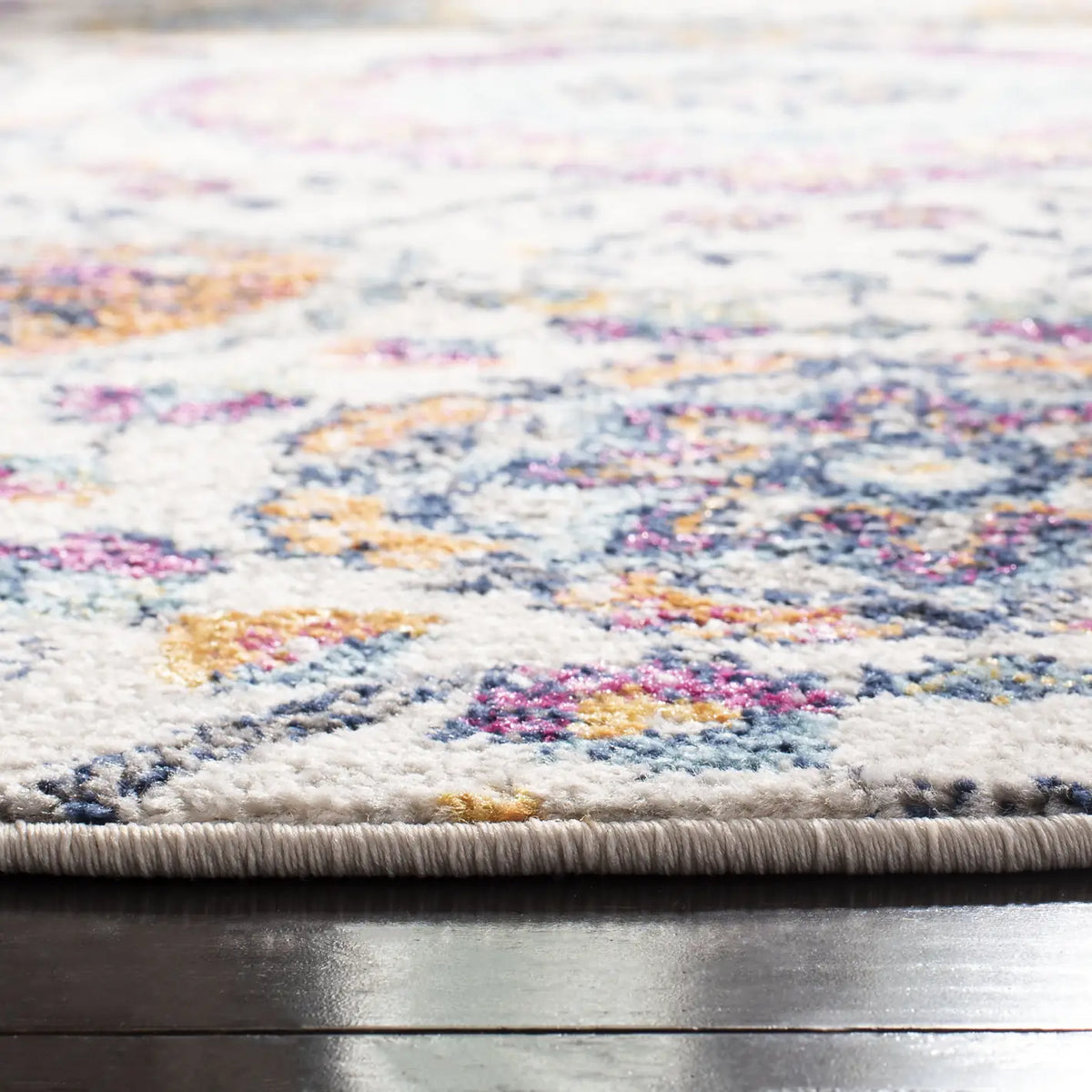 Safavieh Madison 5'-3" x 5'-3" Rug in Cream / Multi