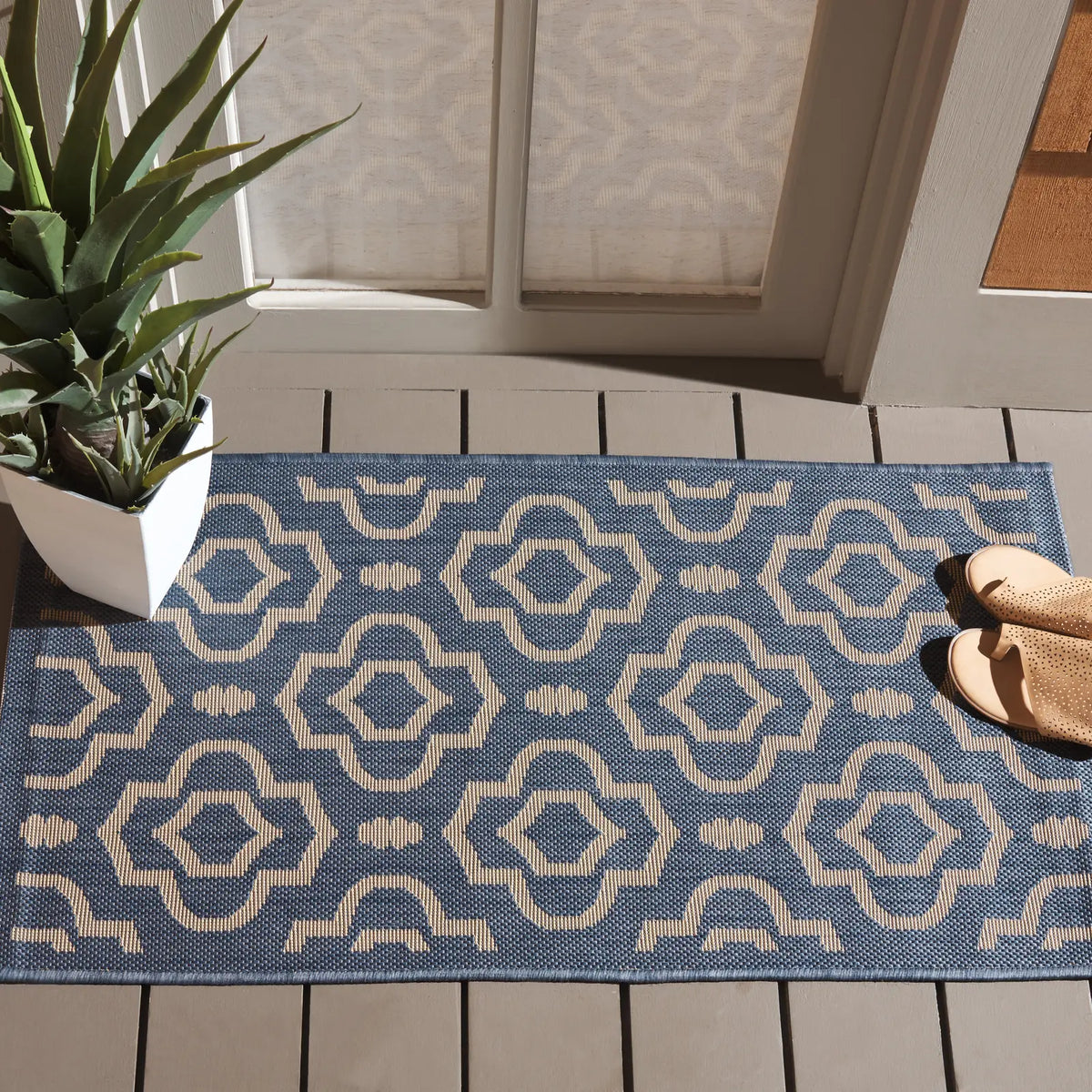 Safavieh Courtyard 2'-0" x 3'-7" Rug in Blue / Beige