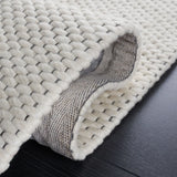 Safavieh Marbella 4'-0" x 6'-0" Rug in Ivory