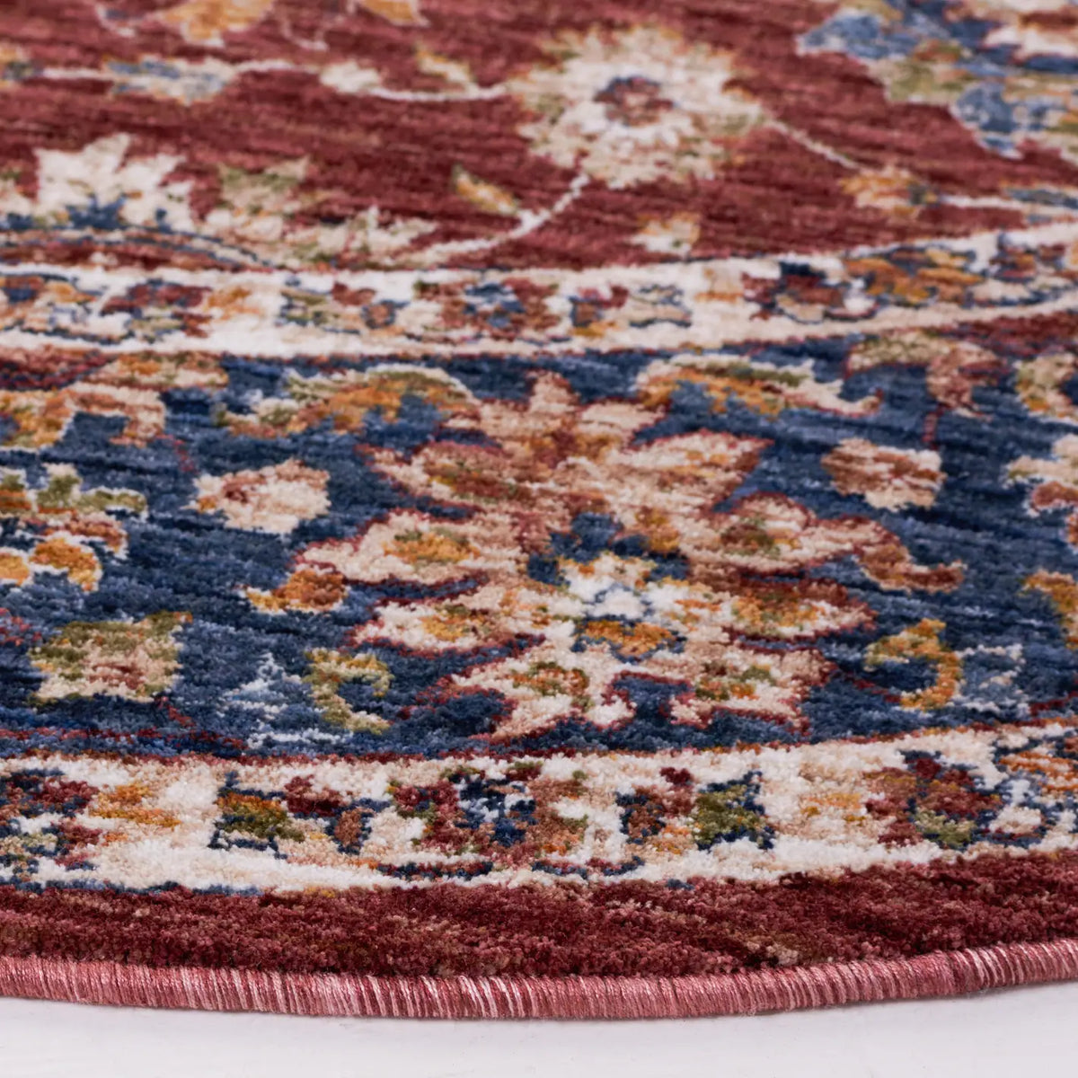 Safavieh Heirloom 700 6'-7" x 6'-7" Rug in Rust / Navy