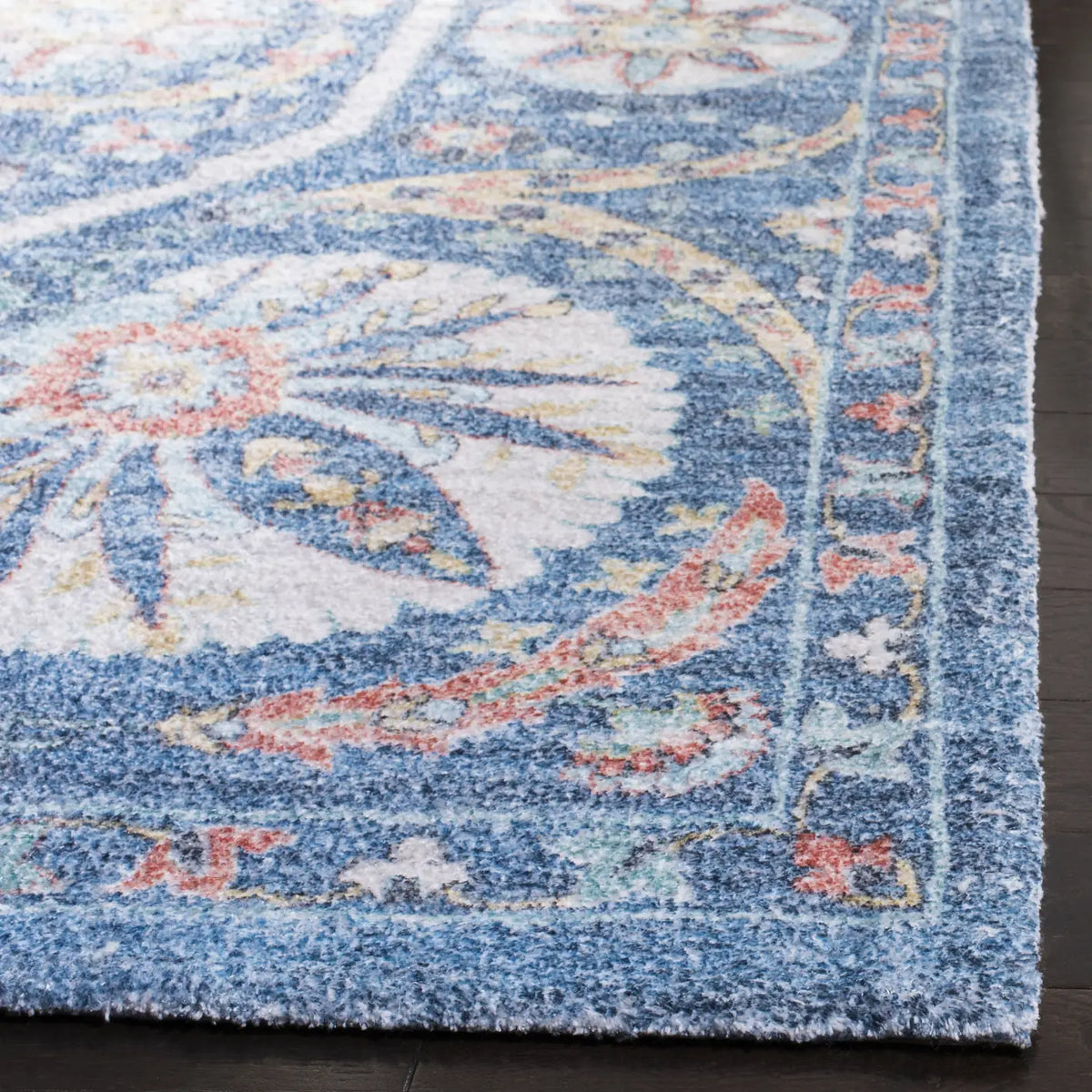 Safavieh Saffron 4'-0" x 6'-0" Rug in Blue / Creme
