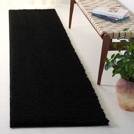 Safavieh Lindsay Shag 2'-2" x 8'-0" Rug in Black