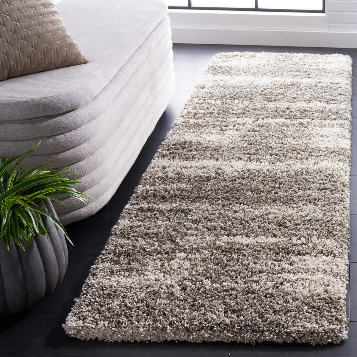 Safavieh Hudson Shag 2'-3" x 8'-0" Rug in Ivory / Grey