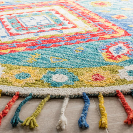 Safavieh Aspen 7'-0" x 7'-0" Rug in Green / Red