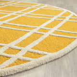 Safavieh Cambridge 6'-0" x 6'-0" Rug in Gold / Ivory