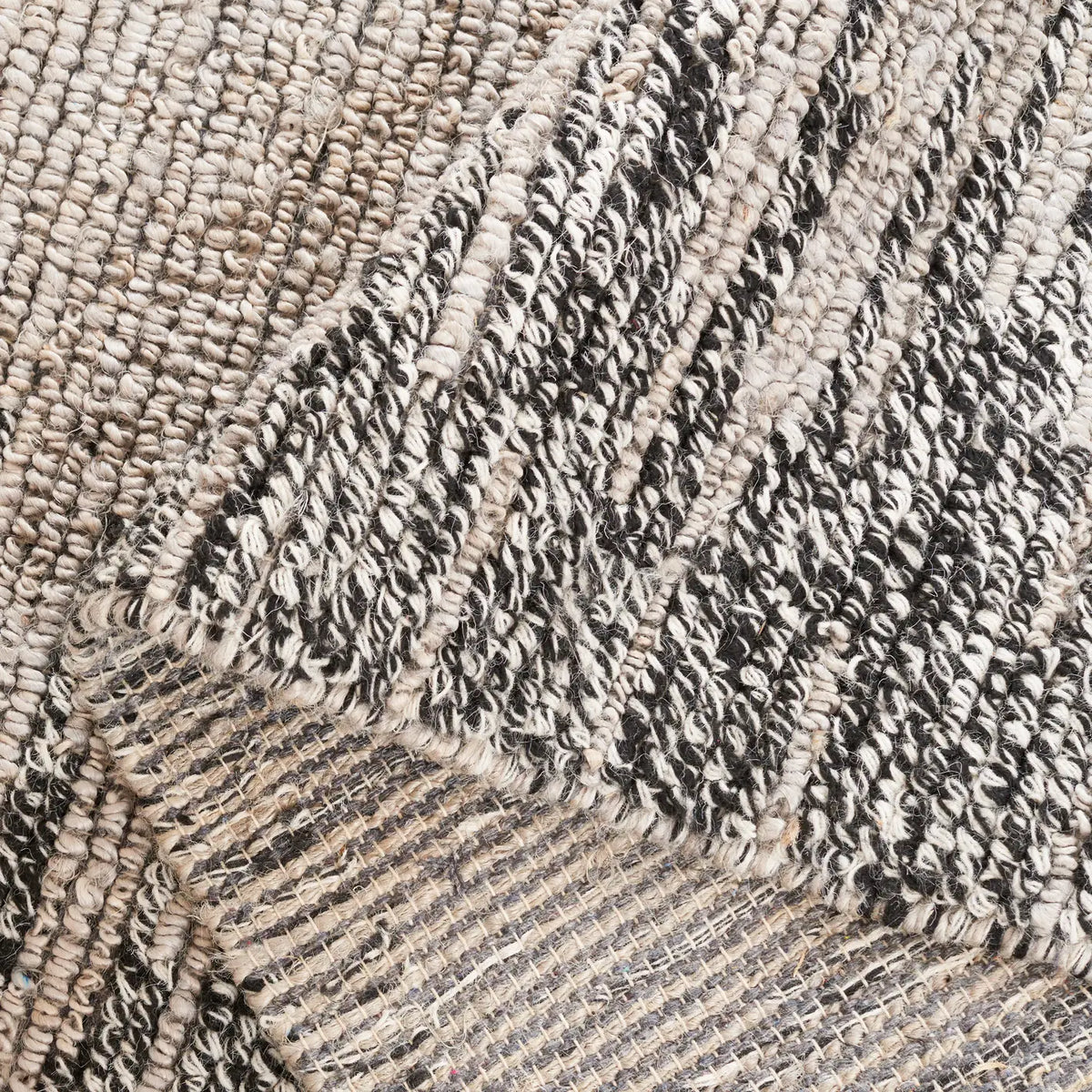 Safavieh Natural Fiber 4'-0" x 6'-0" Rug in Grey / Black