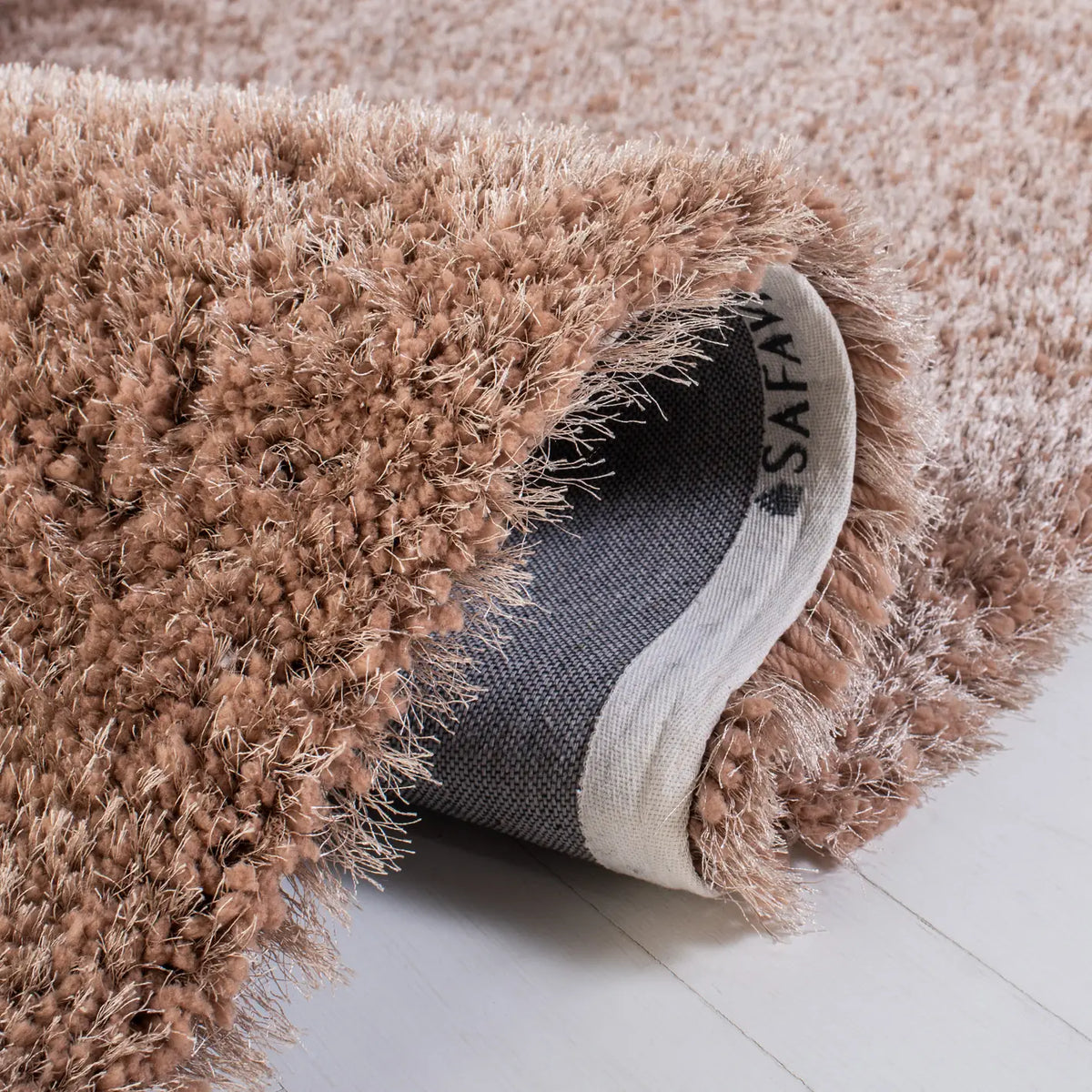 Safavieh Shag 4'-0" x 6'-0" Rug in Dark Beig