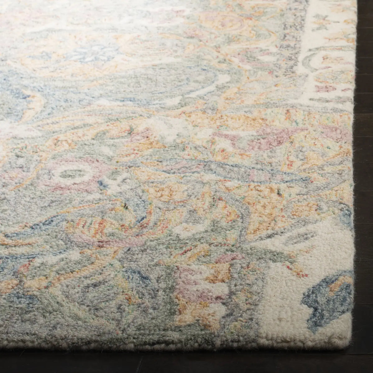 Safavieh Aubusson 5'-0" x 8'-0" Rug in Ivory / Sage