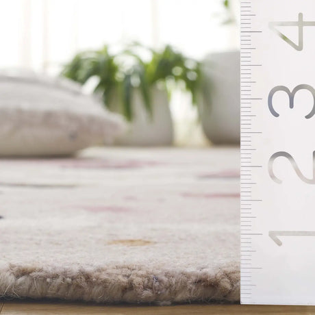Safavieh Jardin 4'-0" x 6'-0" Rug in Ivory / Pink