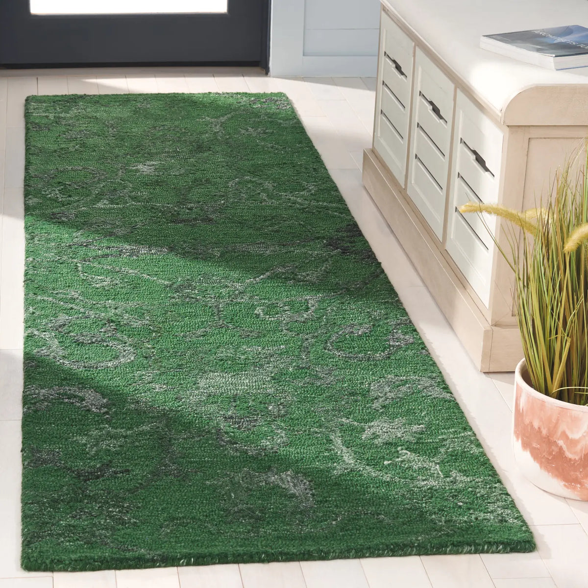 Safavieh Anatolia 2'-3" x 8'-0" Rug in Dark Green