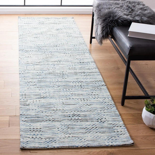 Safavieh Marbella 2'-3" x 8'-0" Rug in Navy / Beige