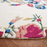 Safavieh Blossom 7'-0" x 7'-0" Rug in Pink / Ivory
