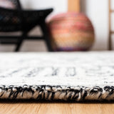 Safavieh Abstract 4'-0" x 6'-0" Rug in Ivory / Black