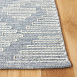Safavieh Kilim 4'-0" x 6'-0" Rug in Blue / Ivory