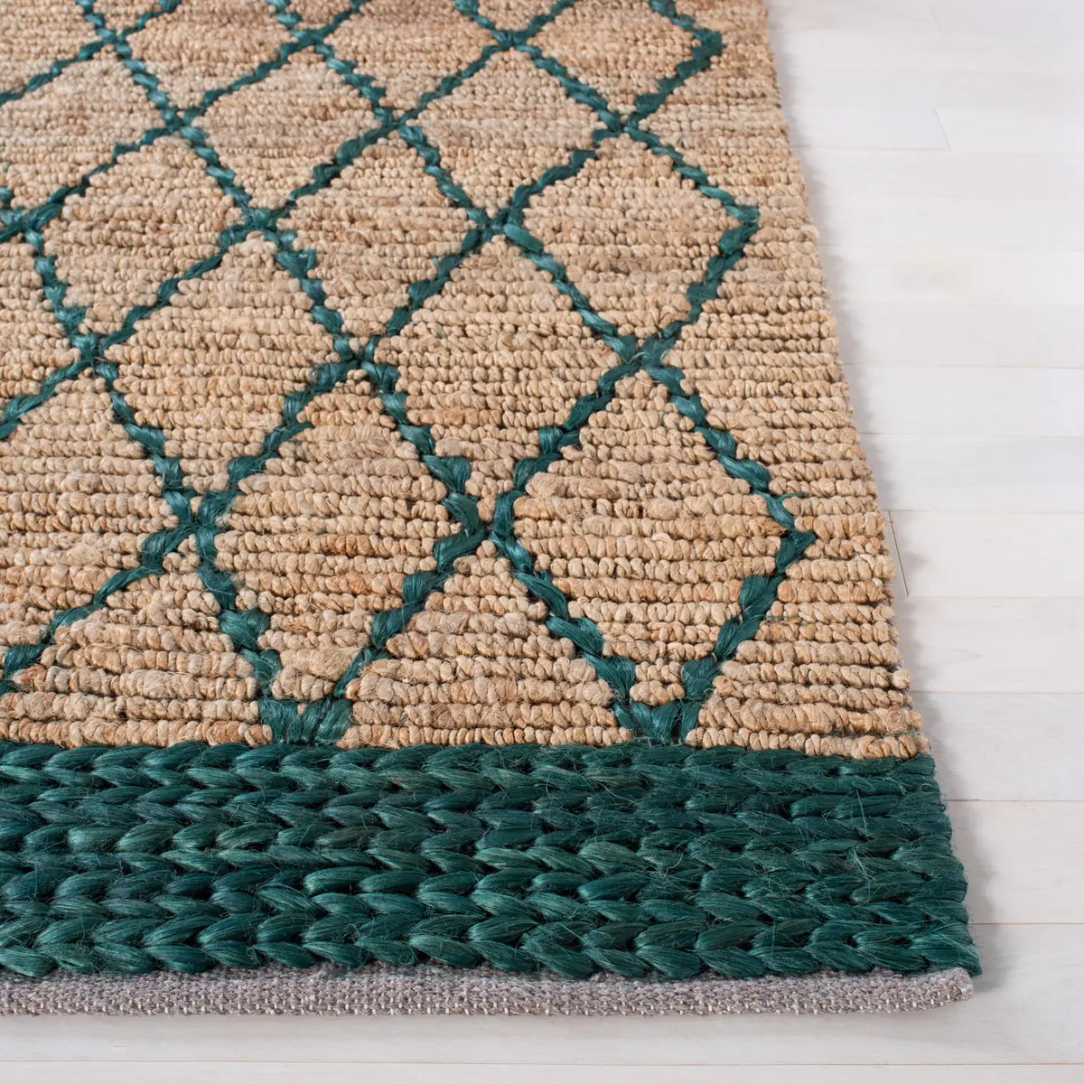 Safavieh Natural Fiber 4'-0" x 6'-0" Rug in Natural / Dark Green