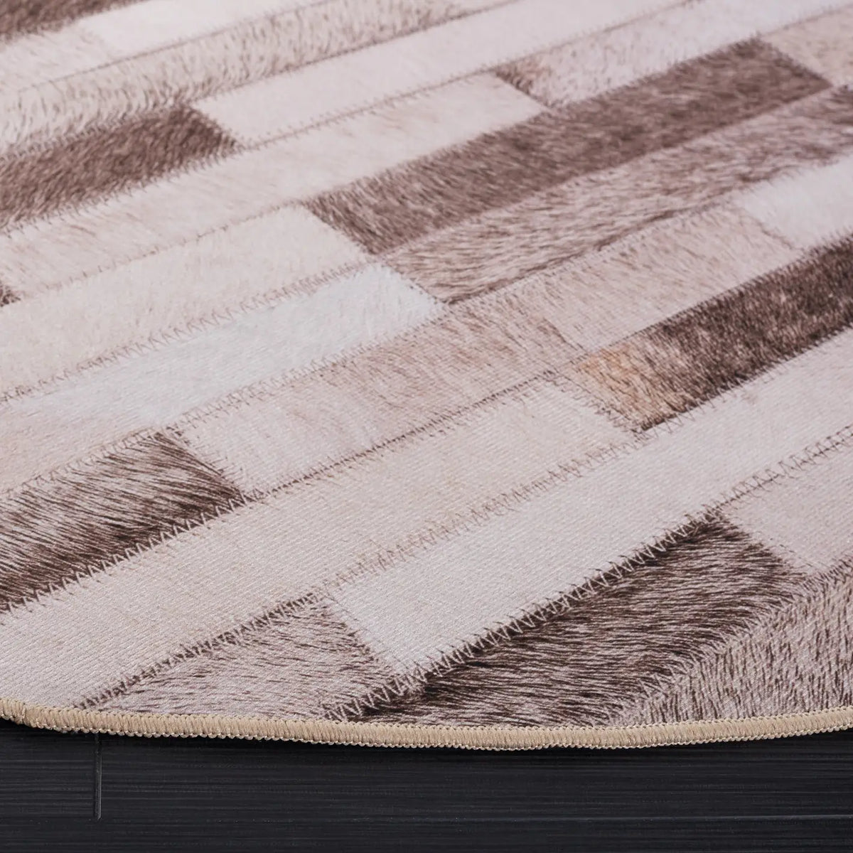 Safavieh Faux Hide 6'-0" x 6'-0" Rug in Beige / Brown
