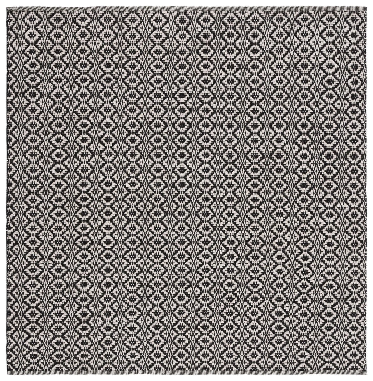 Safavieh Montauk 6'-0" x 6'-0" Rug in Ivory / Black