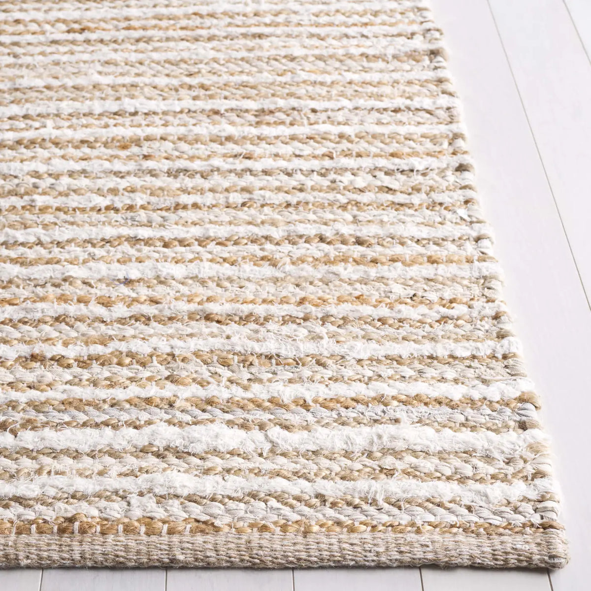 Safavieh Cape Cod 4'-0" x 6'-0" Rug in Natural / Ivory