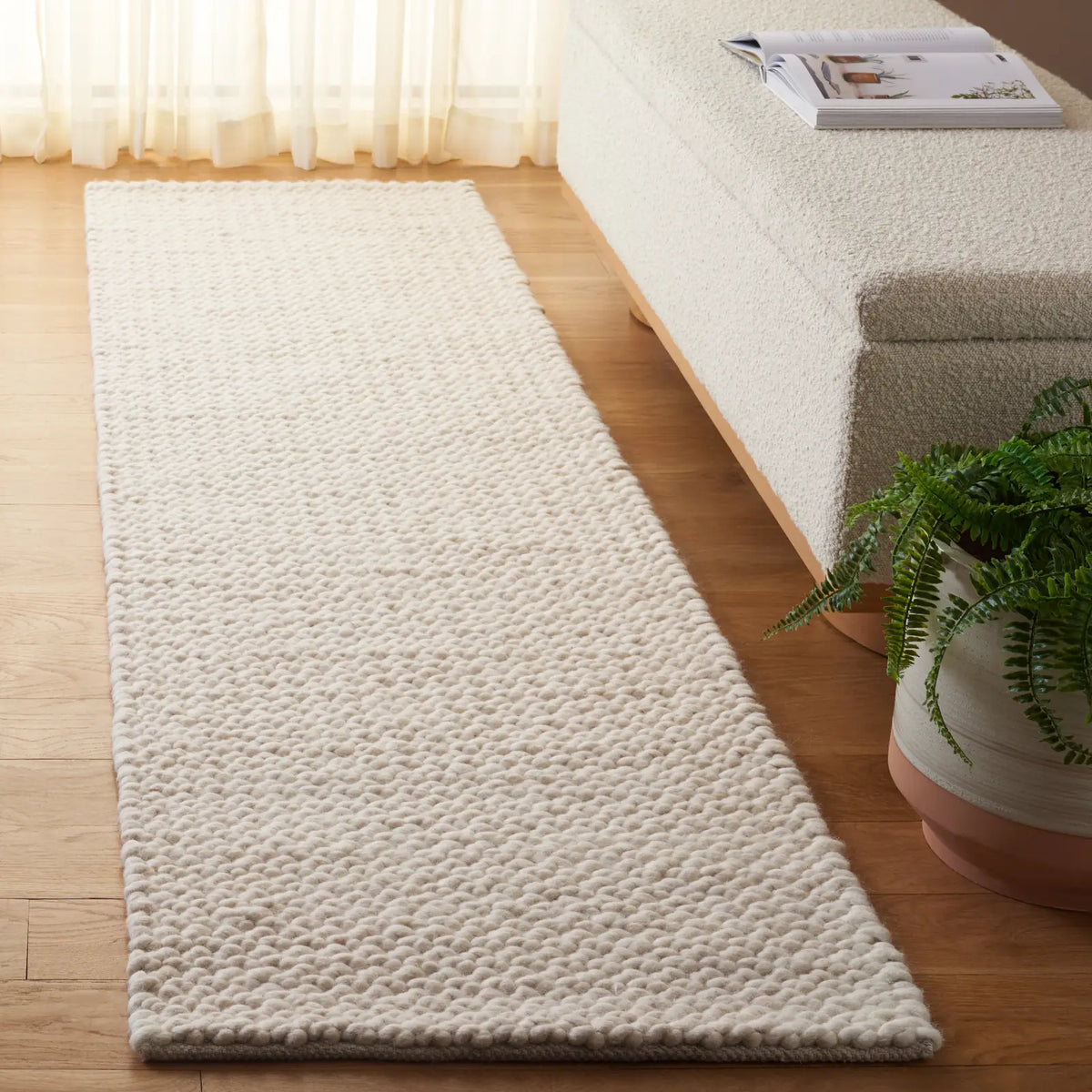 Safavieh Natura 2'-3" x 8'-0" Rug in Ivory