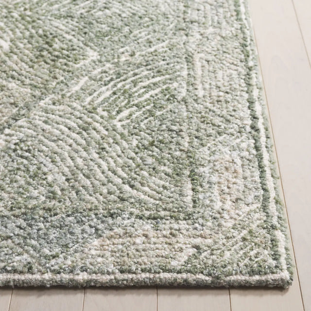 Safavieh Marquee 4'-0" x 6'-0" Rug in Green / Ivory