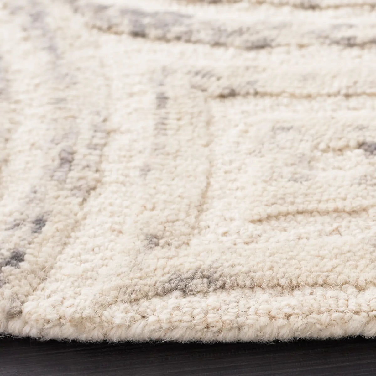 Safavieh Trace 6'-0" x 6'-0" Rug in Grey / Ivory