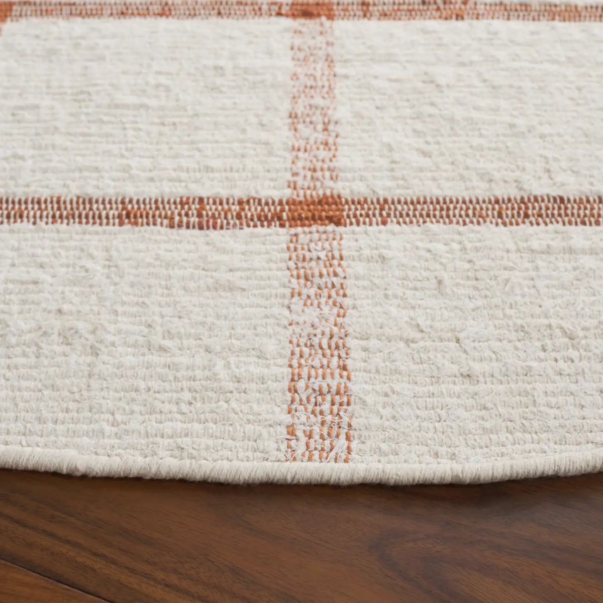 Safavieh Montauk 6'-0" x 6'-0" Rug in Ivory / Rust