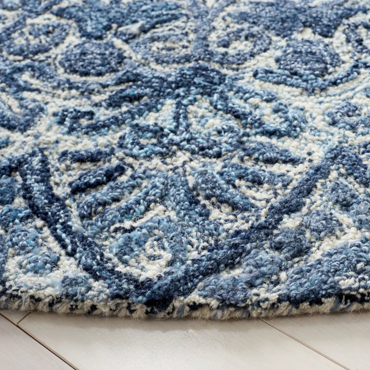 Safavieh Marquee 6'-0" x 6'-0" Rug in Blue / Grey