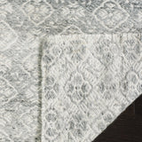 Safavieh Kilim 5'-0" x 8'-0" Rug in Ivory / Silver