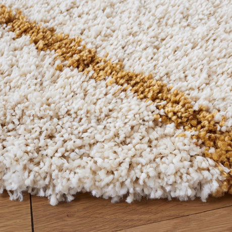 Safavieh Hudson Shag 7'-0" x 7'-0" Rug in Ivory / Gold