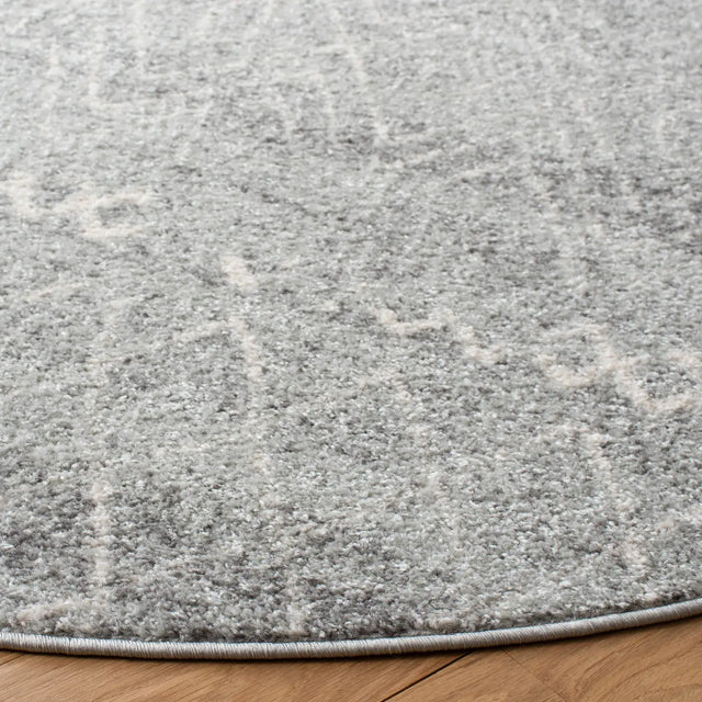 Safavieh Madison 700 5'-3" x 5'-3" Rug in Silver / Ivory