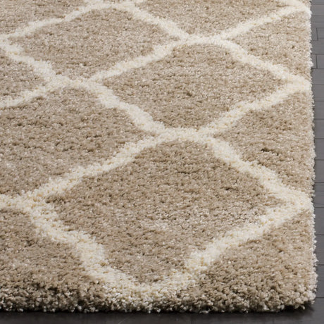 Safavieh Hudson Shag 4'-0" x 6'-0" Rug in Beige / Ivory