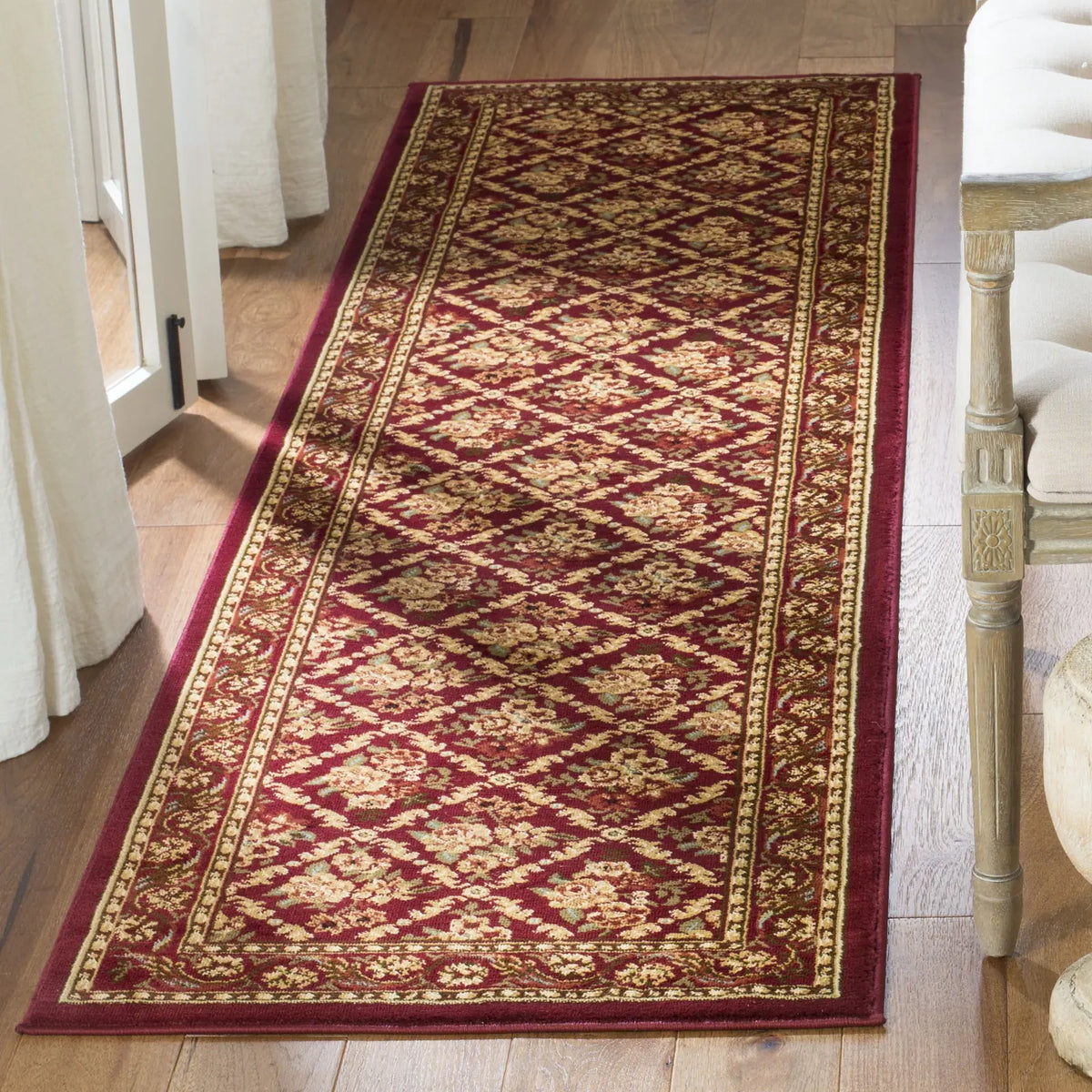 Safavieh Lyndhurst 2'-3" x 12'-0" Rug in Red / Red