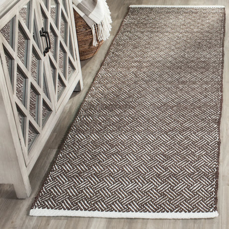 Safavieh Boston 2'-3" x 7'-0" Rug in Brown