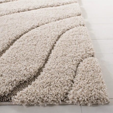 Safavieh Florida Shag 6'-0" x 9'-0" Rug in Cream / Beige