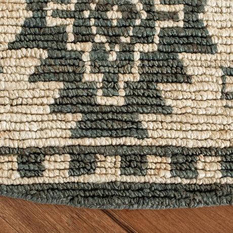 Safavieh Bohemian 6'-0" x 6'-0" Rug in Grey / Beige