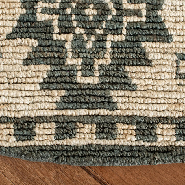 Safavieh Bohemian 6'-0" x 6'-0" Rug in Grey / Beige