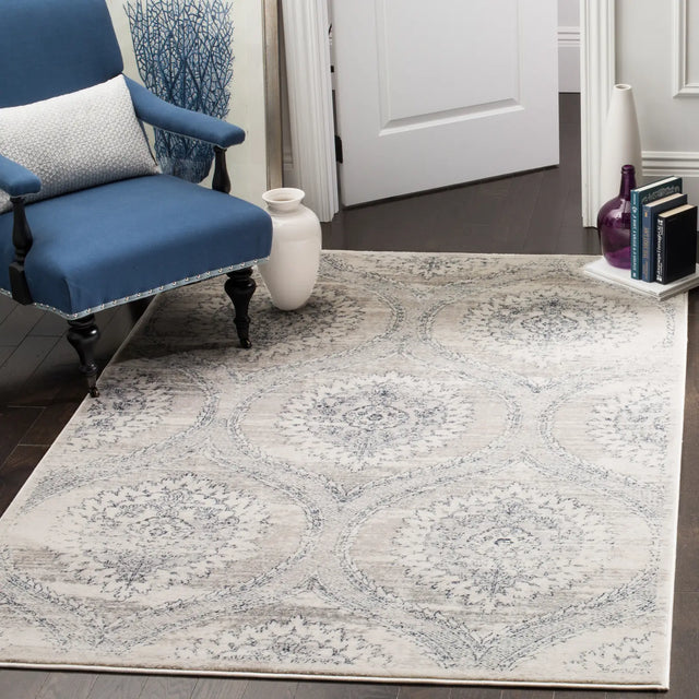 Safavieh Carnegie 4'-0" x 6'-0" Rug in Light Grey / Cream