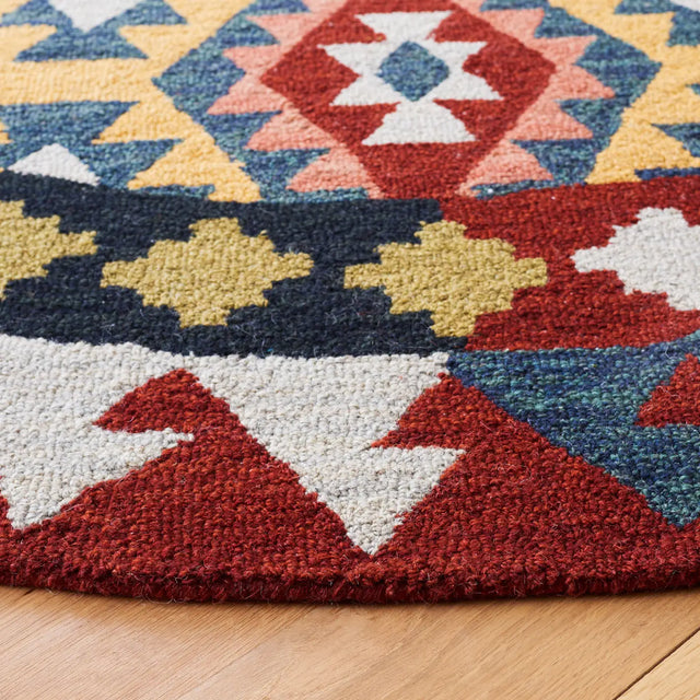 Safavieh Aspen 7'-0" x 7'-0" Rug in Red / Green