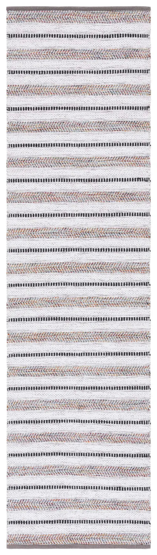 Safavieh Montauk 2'-3" x 9'-0" Rug in Grey / Ivory