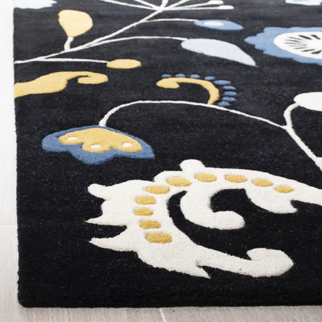 Safavieh Soho 3'-6" x 5'-6" Rug in Black / Multi