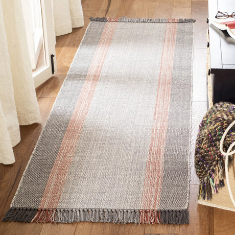 Safavieh Montauk 2'-3" x 7'-0" Rug in Terracotta / Grey