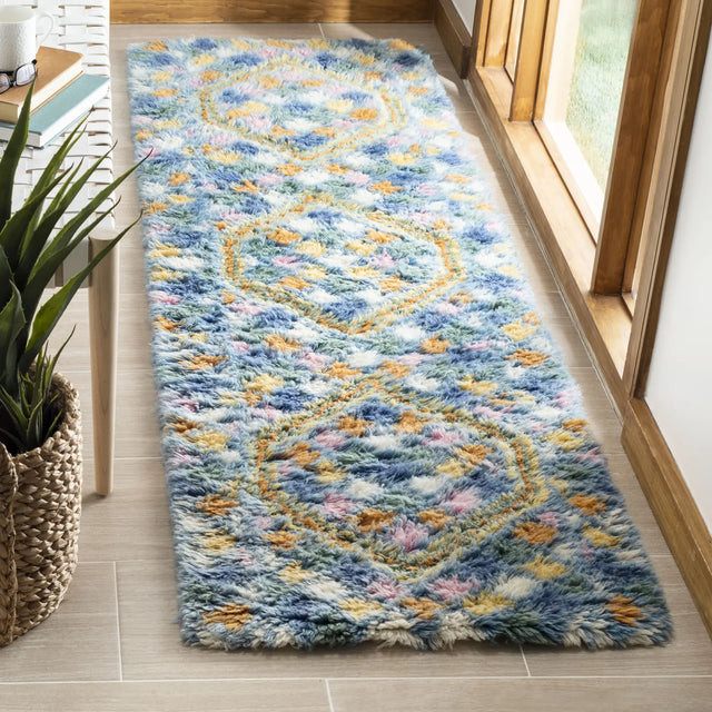 Safavieh Casablanca 2'-3" x 8'-0" Rug in Ivory / Blue