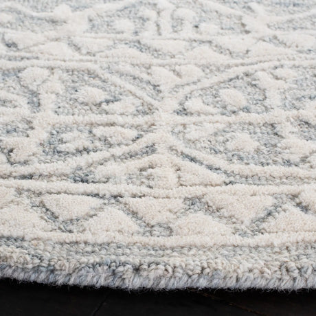 Safavieh Metro 6'-0" x 6'-0" Rug in Light Grey / Ivory