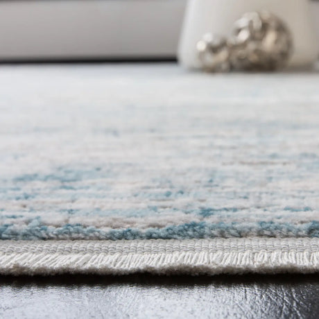 Safavieh Shivan 4'-0" x 6'-0" Rug in Blue / Grey