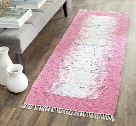Safavieh Montauk 2'-3" x 7'-0" Rug in Ivory / Pink