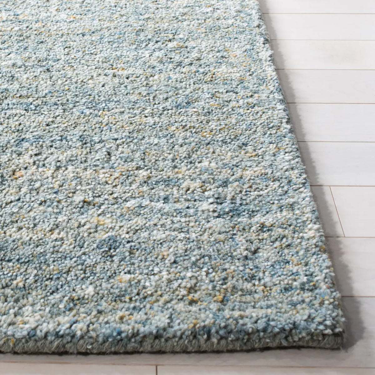 Safavieh Himalaya 5'-0" x 8'-0" Rug in Blue / Olive